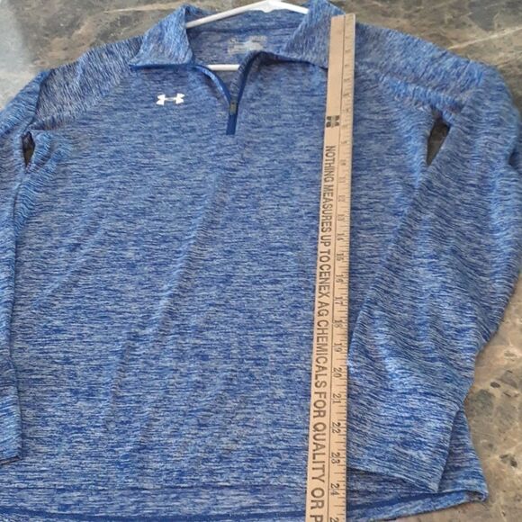 Under Armour size XS heat gear woman's shirt. - Picture 9 of 12